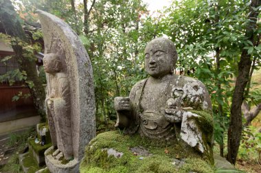 Kyoto Eikan-do Zenrin-ji Tapınağı'nda heykeller. 