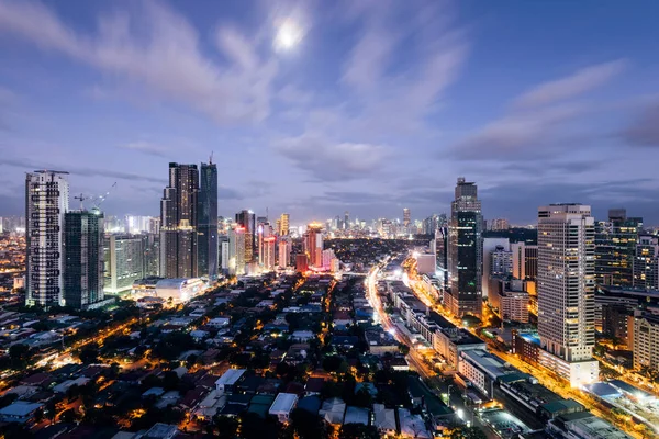 Makati skyline, Metro Manila, Filipinas . — Foto de Stock