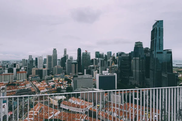 Verhoogde weergave van Singapore Downtown — Stockfoto