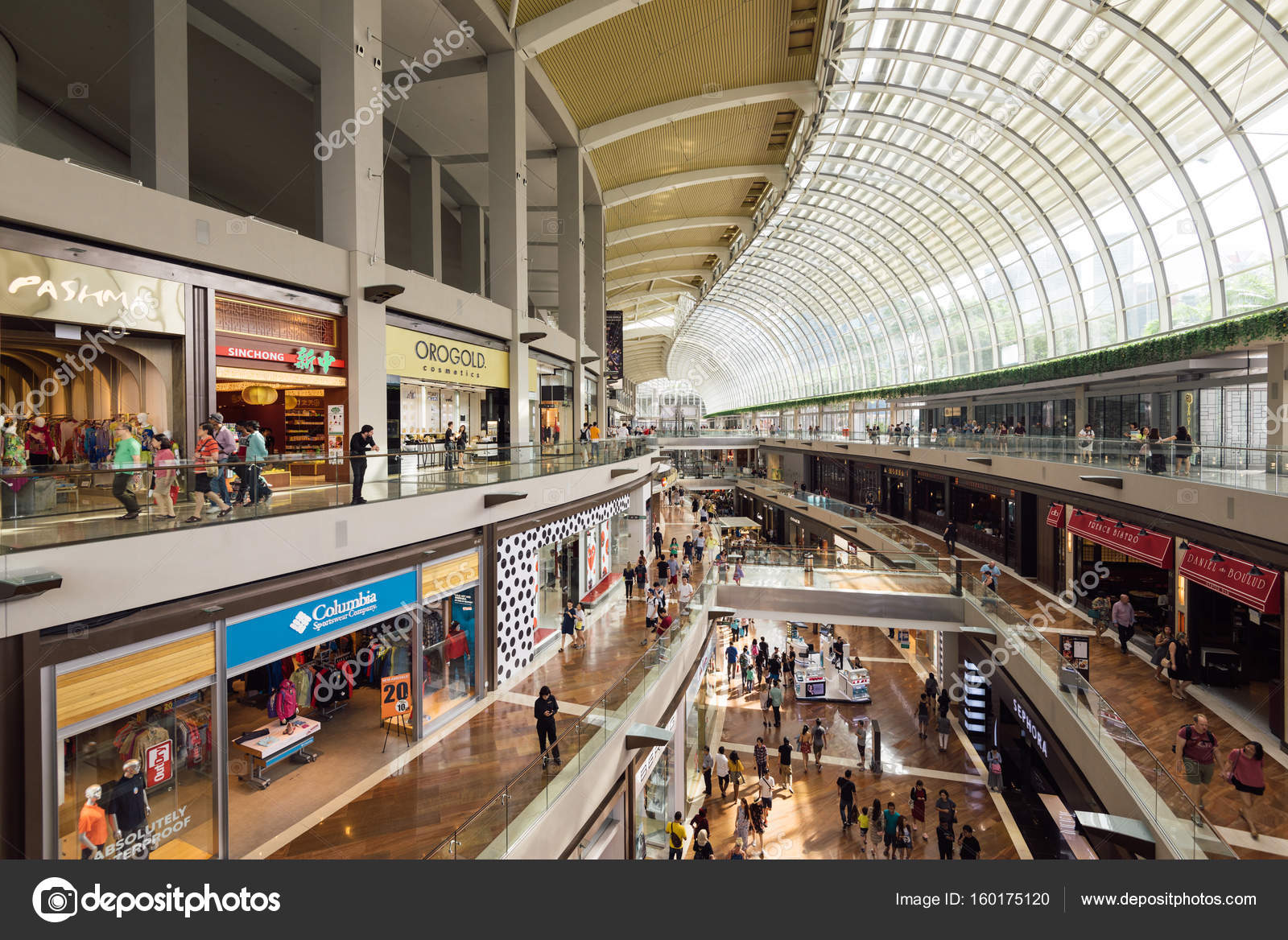 滨海湾金沙购物商城新加坡. —— 库存社论照片© fazon1 #160175120