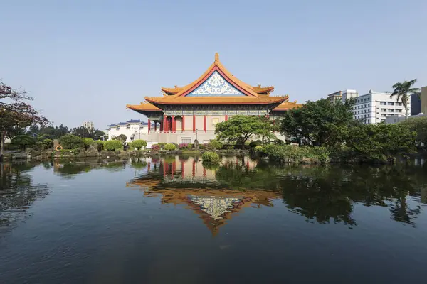 Taipei, Tayvan - 4 Nisan 2017: Ulusal konser salonu Özgürlük Meydanı Taipei, Tayvan.