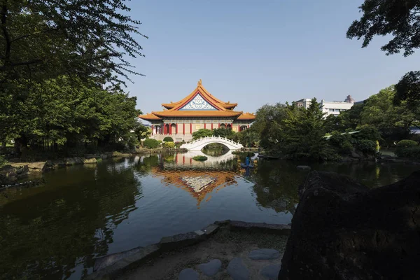 Taipei, Tayvan - 4 Nisan 2017: Ulusal konser salonu Özgürlük Meydanı Taipei, Tayvan.