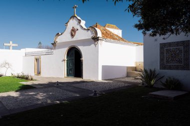  Old Town, Faro, Algarve, Portekiz Se Cathedral (katedral Faro) avluda.