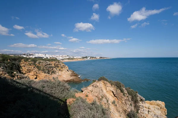 Albufeira Portugal April Algarves Typiska Kust Med Vårblomma Albufeira Portugal — Stockfoto