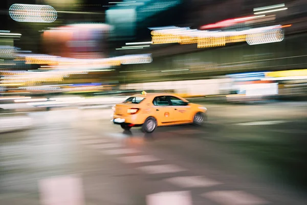 Bucareste Romênia Dez 2019 Bucareste Táxi Noite Durante Hora Rush — Fotografia de Stock