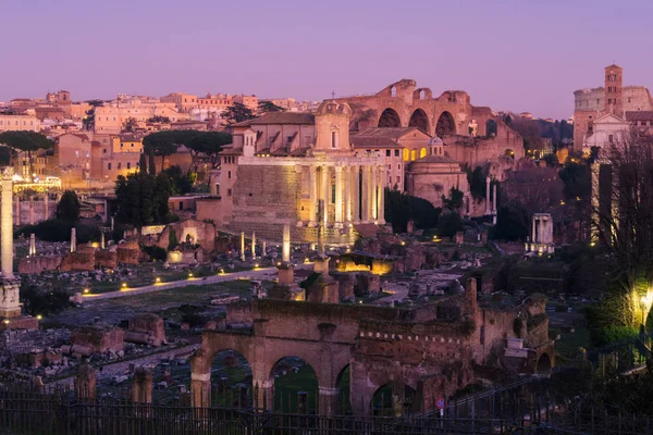 Rome Italië Januari 2020 Forum Romanum Tijdens Schemering Rome Italië — Stockfoto