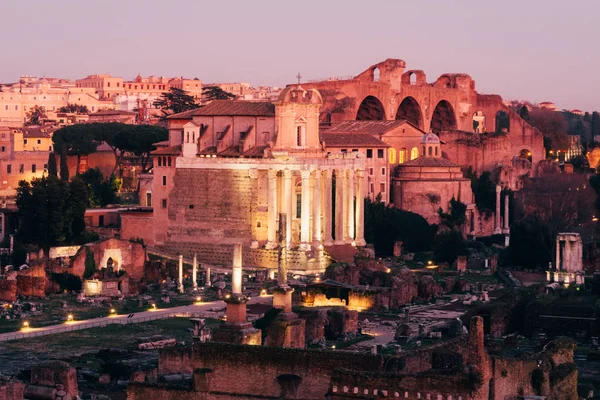 Řím Itálie Ledna 2020 Římské Fórum Soumraku Řím Itálie — Stock fotografie