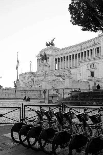 Rome Italië Dec 2019 Elektrische Huurfiets Spring Voor Vittorio Emanuele — Stockfoto