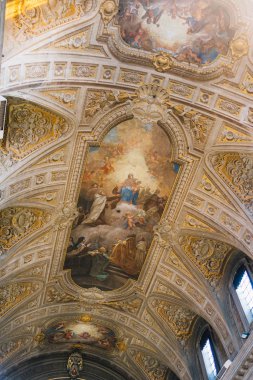 Roma, İtalya - 3 Ocak 2020: Traspontina Kilisesi Roma 'da Tavan Fresco Bazilikası Santa Maria. 1600 'lerde inşa edilmiş.