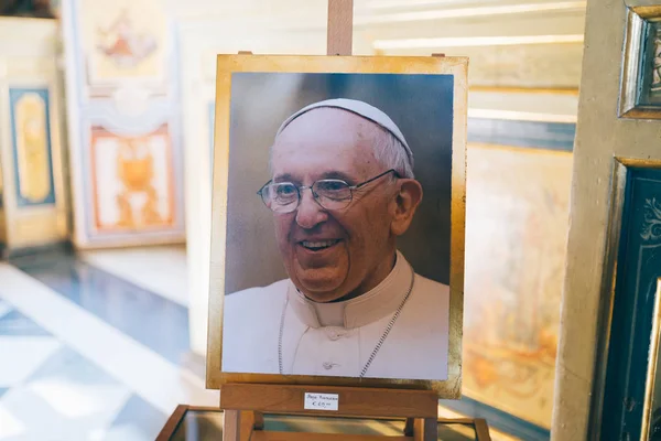Rome Italië Jan 2020 Souvenirs Met Paus Franciscus Worden Verkocht — Stockfoto
