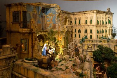 Roma, İtalya - 3 Ocak 2020: Noel İsa 'nın doğuş sahnesi Duvarların Ötesinde Aziz Paul Bazilikası, Papale San Paolo fuori le Mura, iç mekan, Roma, Lazio, İtalya