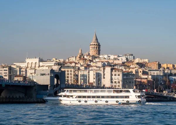 Istanbul Turkije Jan 2020 Ferry Boot Gouden Hoorn Met Galata — Stockfoto