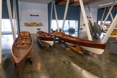 İstanbul, Türkiye - 12 Ocak 2020: Türkiye 'deki İstanbul Deniz Müzesi' nde Sergilenecek Eşyalar. 