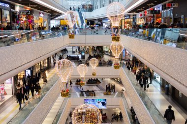İstanbul, Türkiye - 12 Ocak 2020: Özdilekpark İstanbul Alışveriş Merkezi, İstanbul, Türkiye Noel zamanı. İstanbul, Türkiye.