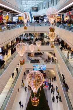 İstanbul, Türkiye - 12 Ocak 2020: Özdilekpark İstanbul Alışveriş Merkezi, İstanbul, Türkiye Noel zamanı. İstanbul, Türkiye.