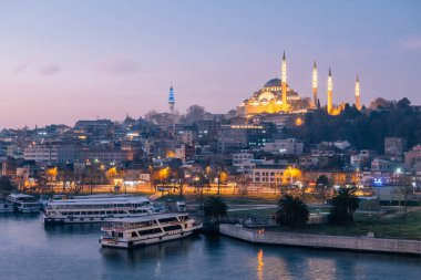 İstanbul, Türkiye - 14 Ocak 2020: Süleyman Camisi, İstanbul 'un Üçüncü Tepesi' nde bulunan bir Osmanlı İmparatorluk camii.