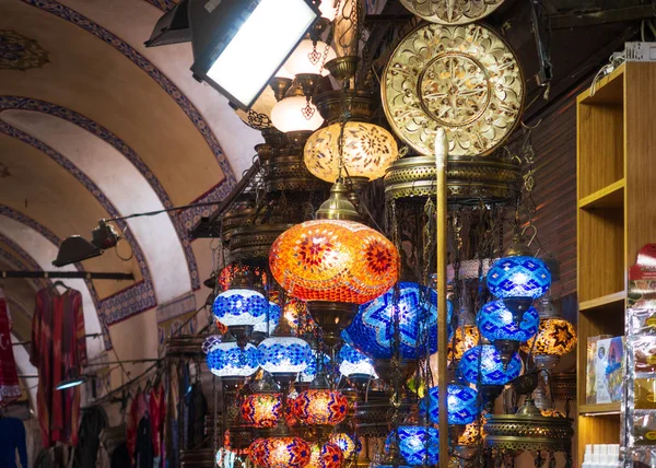 Istanbul Turkiet Jan 2020 Lyktor Hängande Butik Inne Grand Bazaar — Stockfoto