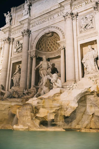 Roma Itália Dezembro 2019 Trevi Fountain Close Night Roma Itália — Fotografia de Stock