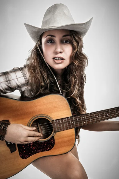 Fashion girl with guitar — Stock Photo, Image