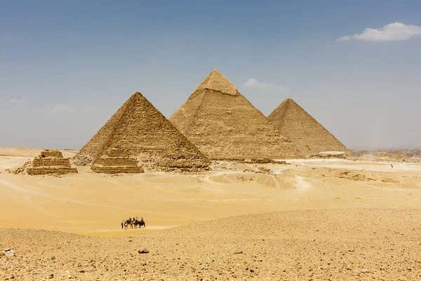 Die Pyramiden von Gizeh — Stockfoto