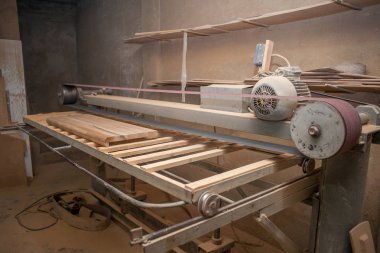 Carpenter'ın atölyesinde planya tezgahı