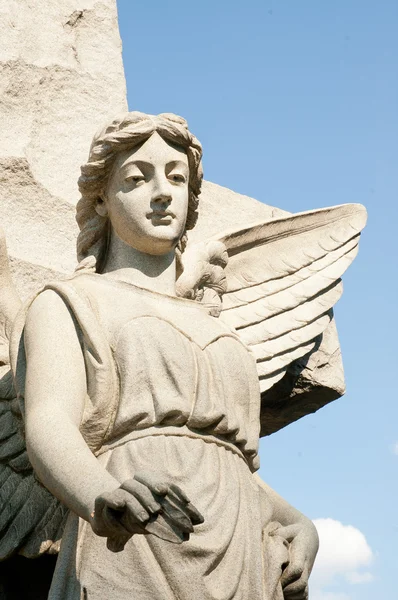 Melek heykeli mezarlığında