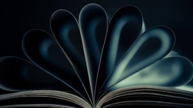 kitap sayfaları duman