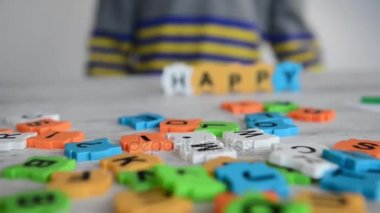 harfler Word'den yapılan çocuk