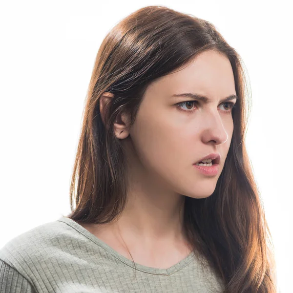 Jeune Femme Brune Colère Portrait Isolé Sur Fond Blanc — Photo