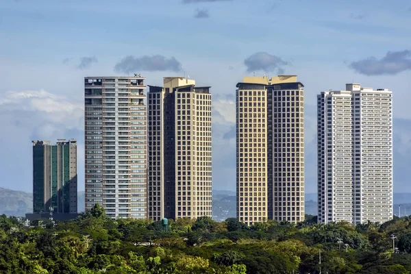 Edifícios verdes modernos — Fotografia de Stock