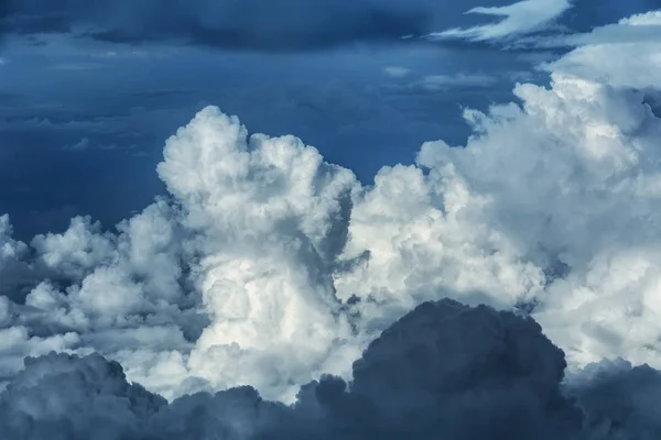 Nuvens grossas de Cumulonimbus Imagem De Stock