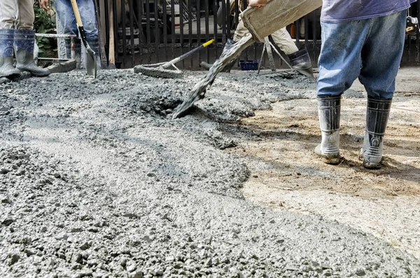 Men Cementing Road — Stock Photo, Image