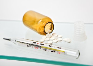 Tıbbi termometre ile 38 bir Sıcaklık endeksi