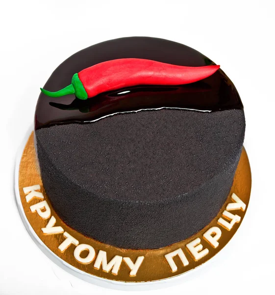 Мужской черный торт с красным перцем с надписью на русском языке "Cool peppers " — стоковое фото