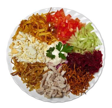 Mayonez ile toz formunda plaka üzerinde taze, haşlanmış ve kızarmış gıdalar. Salata 