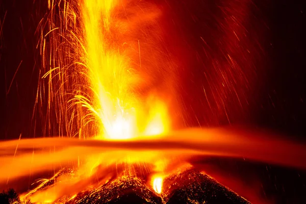 Erupción del volcán Etna —  Fotos de Stock