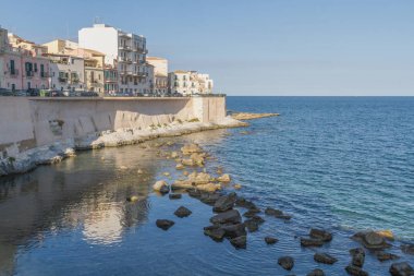 Ortigia sahil Adası'nda Syracuse şehir