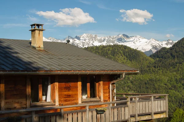 Chalet in chambry - frankreich — Stockfoto