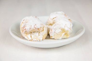 Sicilya pasta Beyaz dairesel çanak üzerinde