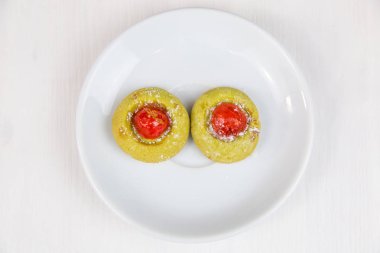 Sicilya pasta Beyaz dairesel çanak üzerinde