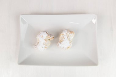 Sicilya pasta üzerinde beyaz dikdörtgen tabak