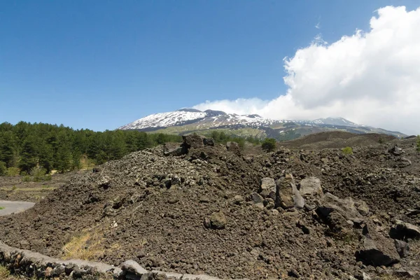 Etna Paisaje en el cielo azul —  Fotos de Stock