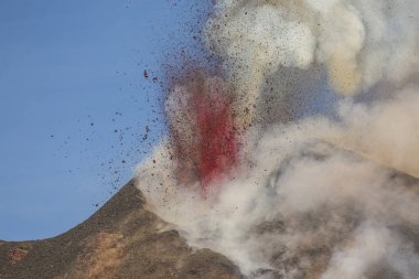 Sicilya Etna volkan Erüpsiyonu