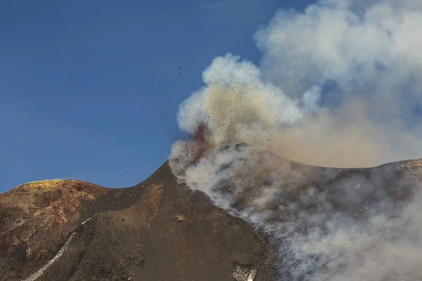 Eruzione del vulcano Etna in Sicilia — Foto Stock