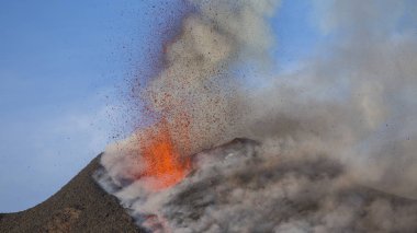 Sicilya Etna volkan Erüpsiyonu