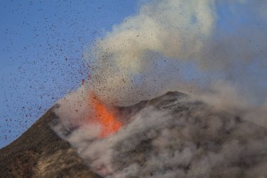 Sicilya Etna volkan Erüpsiyonu
