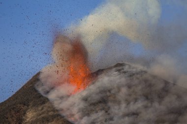 Sicilya Etna volkan Erüpsiyonu