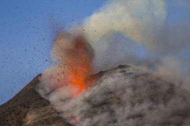 Sicilya Etna volkan Erüpsiyonu