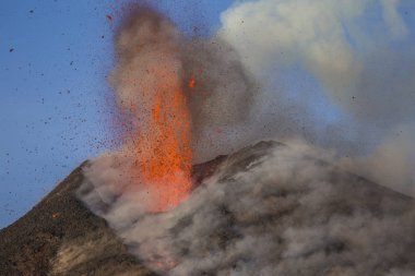 Sicilya Etna volkan Erüpsiyonu