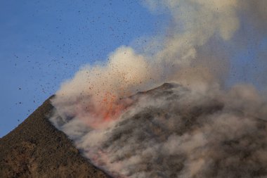 Sicilya Etna volkan Erüpsiyonu